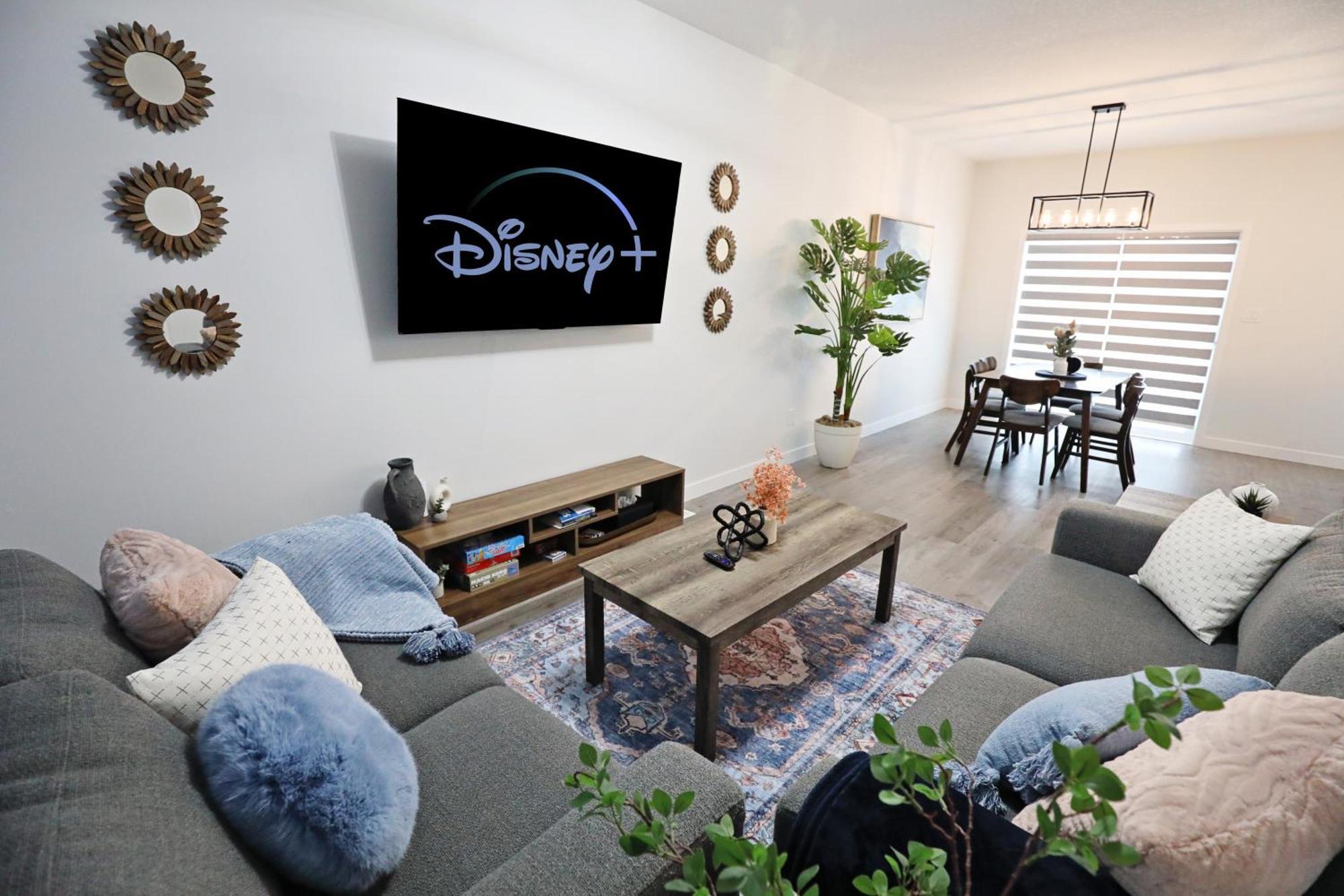 Beautiful Home With 4 King Beds,Airport,Disney+ Edmonton Eksteriør bilde