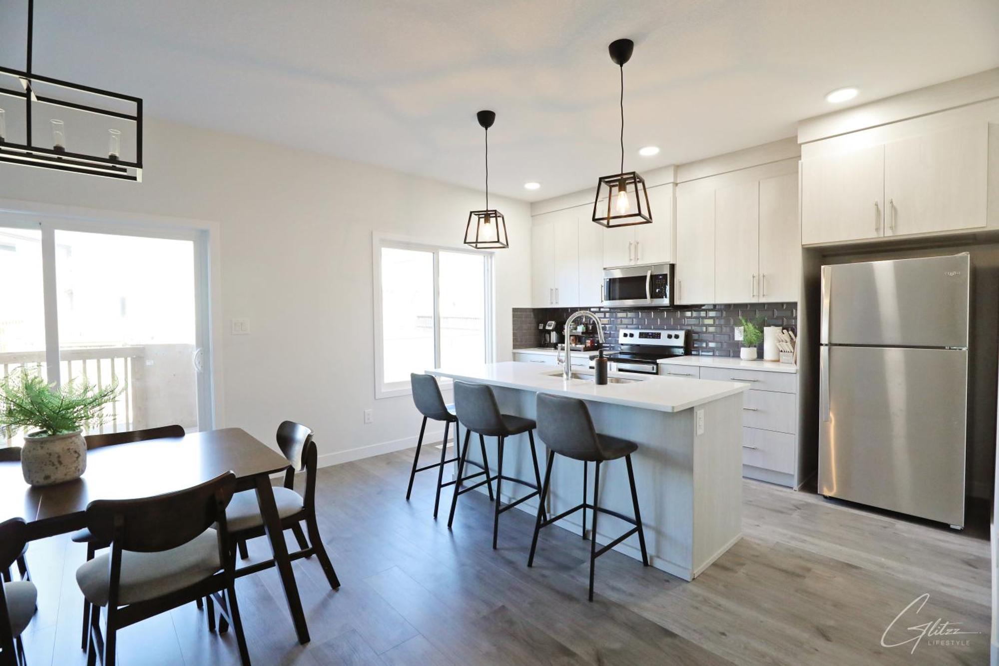 Beautiful Home With 4 King Beds,Airport,Disney+ Edmonton Eksteriør bilde