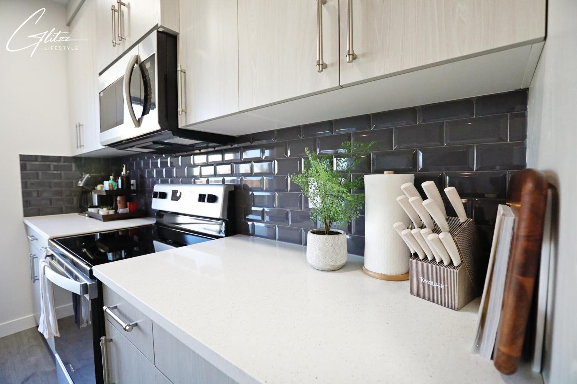Beautiful Home With 4 King Beds,Airport,Disney+ Edmonton Eksteriør bilde